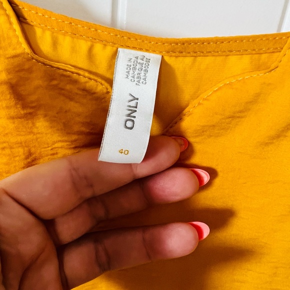 Mustard Cami size 40 (lg). Satin like material. Lined. EUC. Scalloped neckline. - Picture 2 of 4